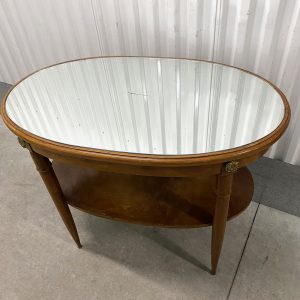 โต๊ะทรงรีท็อปกระจกเงา