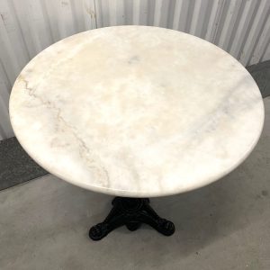 โต๊ะหินอ่อนกลมสไตล์บิสโทรขาเหล็กหล่อ