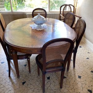 โต๊ะทานข้าวขนาดใหญ่มี3แผ่นขยายหลุยส์16