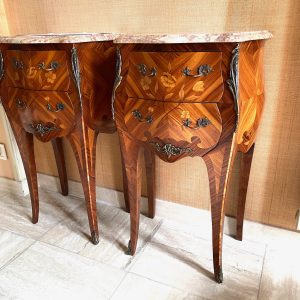 โต๊ะหัวเตียงท็อปหินอ่อนคู่สchevets