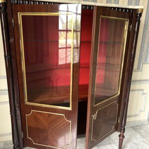 ตู้โชว์กระจกท็อปหิน2บานสไตล์หลุยส์16vitrine
