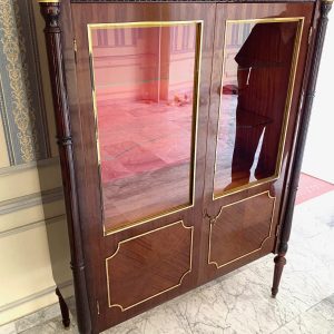 ตู้โชว์กระจกท็อปหิน2บานสไตล์หลุยส์16vitrine