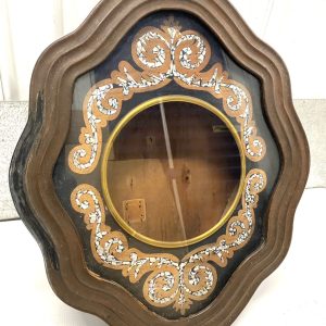  ตู้นาฬิกาดัดแปลงเป็นชั้นโชว์