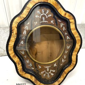 ตู้นาฬิกาดัดแปลงเป็นชั้นโชว์