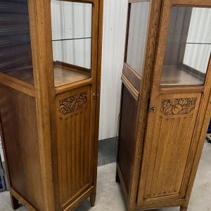 ตู้โชว์กระจกทรงเสาคู่สไตล์อ๊าตเดโก้ Art Deco