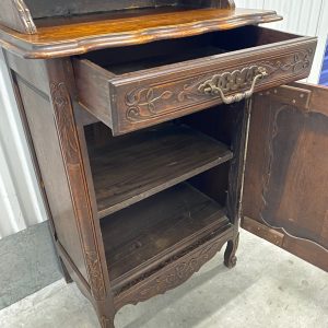 ตู้โชว์จานไม้โอ๊คแกะสลักสไตล์ยุโรป