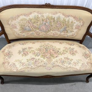 โซฟาผ้าปักลายคู่รักยุคโบราณ