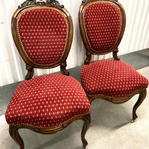 เก้าอี้ผ้าลูกฟูกคู่สีแดงมีล้อสไตล์หลุยส์-ฟิลิปป์